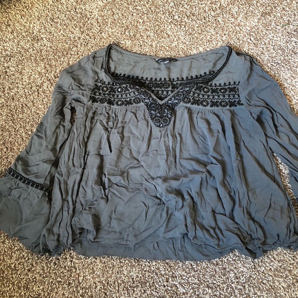 AMERICAN Eagle Embroidered blouse
